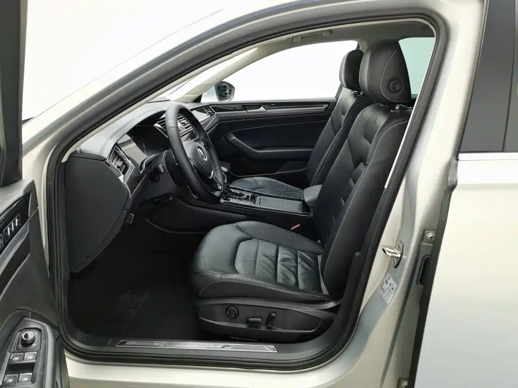 Volkswagen Phideon — фото 10
