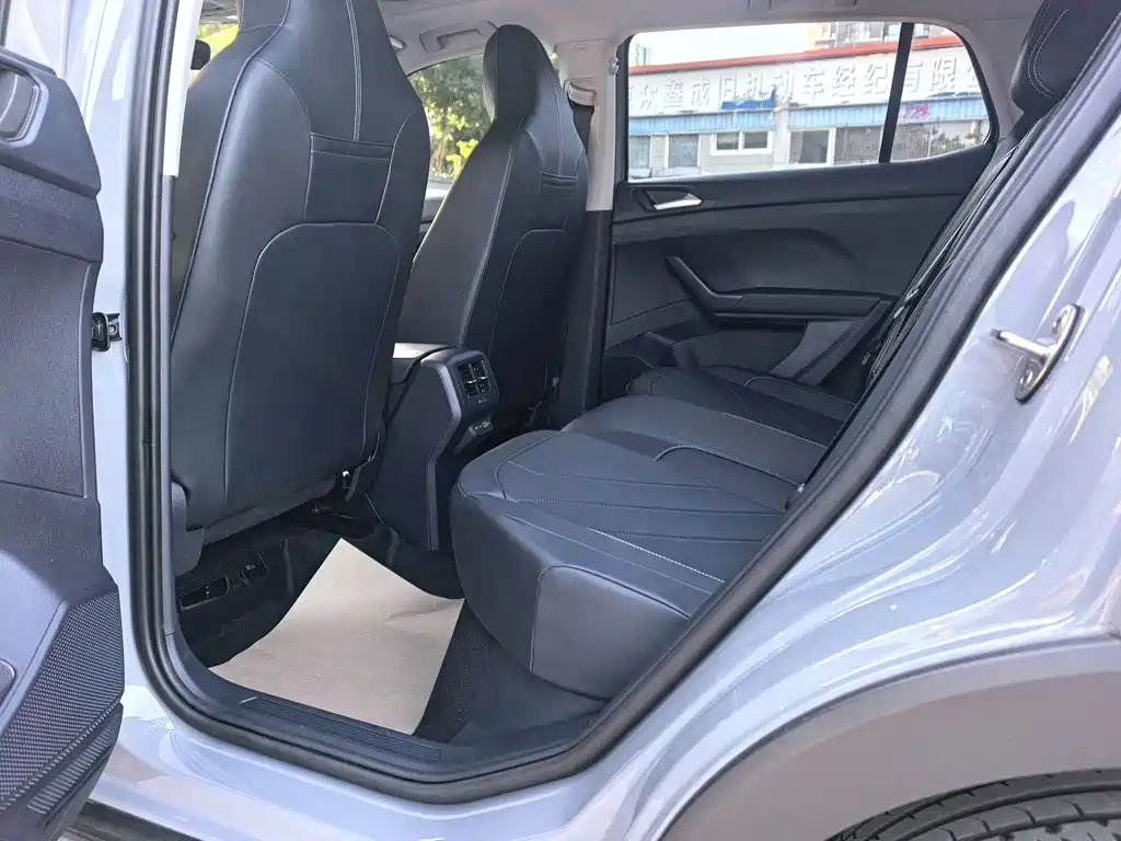Volkswagen Tharu — фото 3
