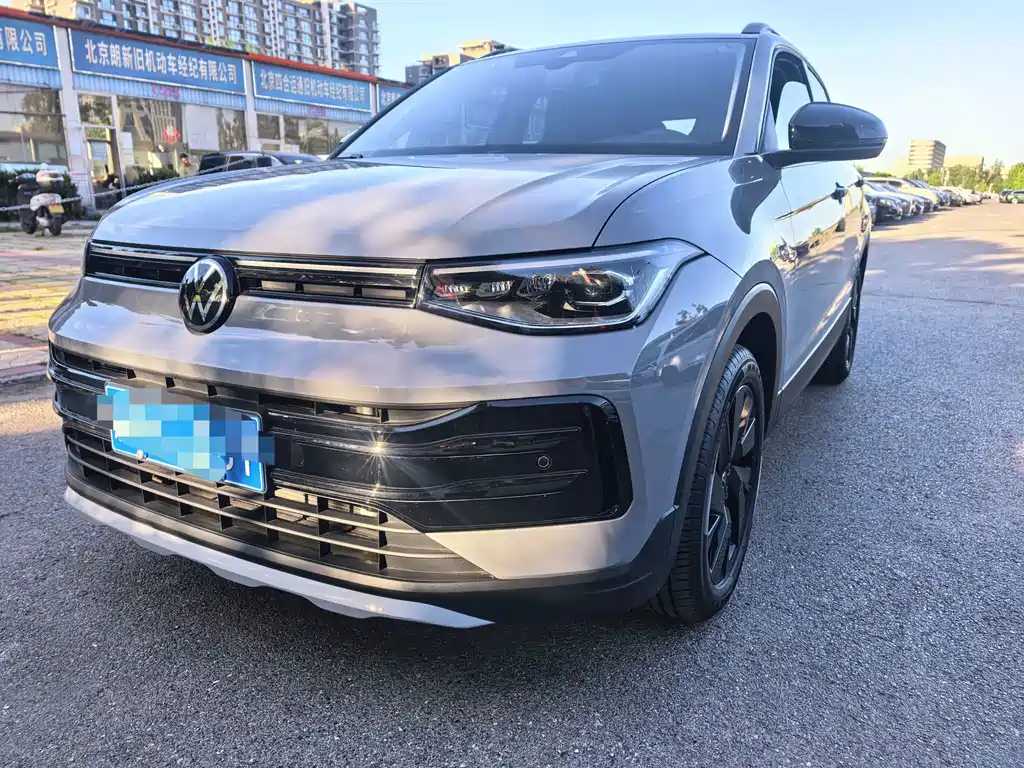 Volkswagen Tharu — фото 1
