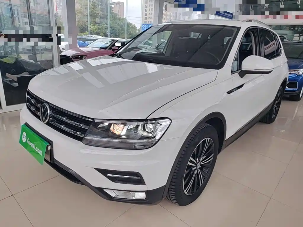 Volkswagen Tiguan L — фото 2