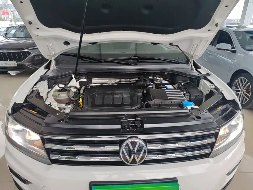 Volkswagen Tiguan L — фото 20