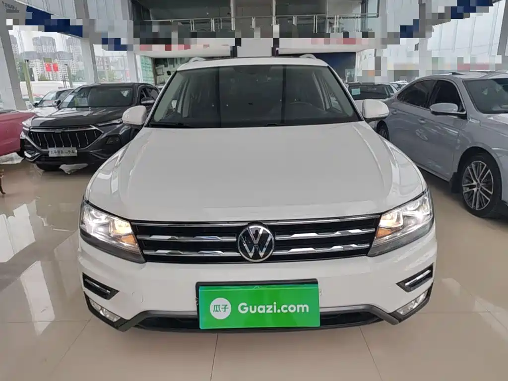 Volkswagen Tiguan L — фото 3