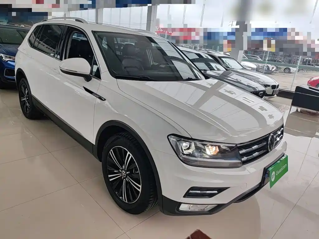 Volkswagen Tiguan L — фото 4