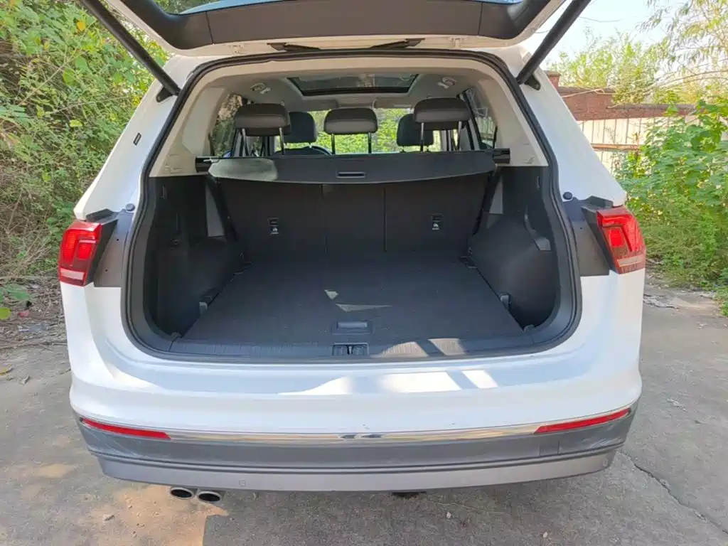 Volkswagen Tiguan L — фото 19