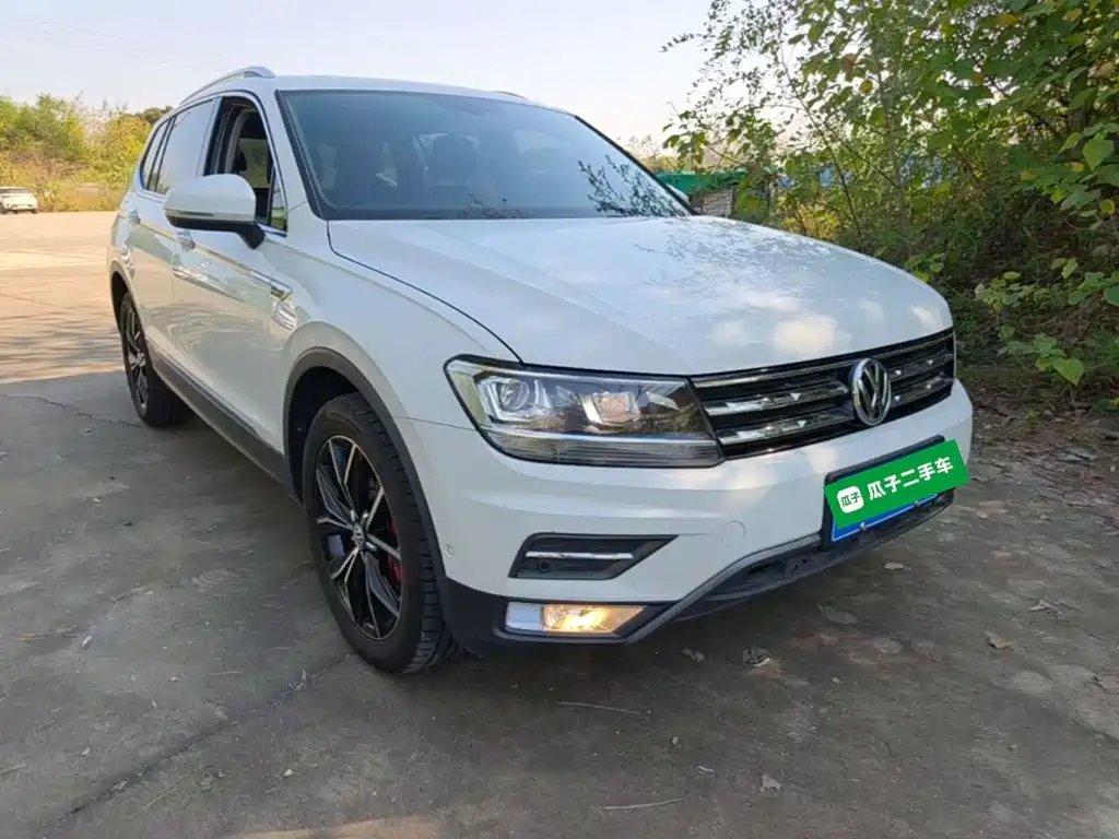 Volkswagen Tiguan L — фото 4