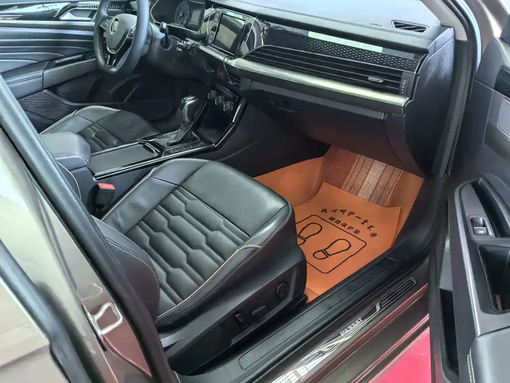 Volkswagen Passat — фото 12