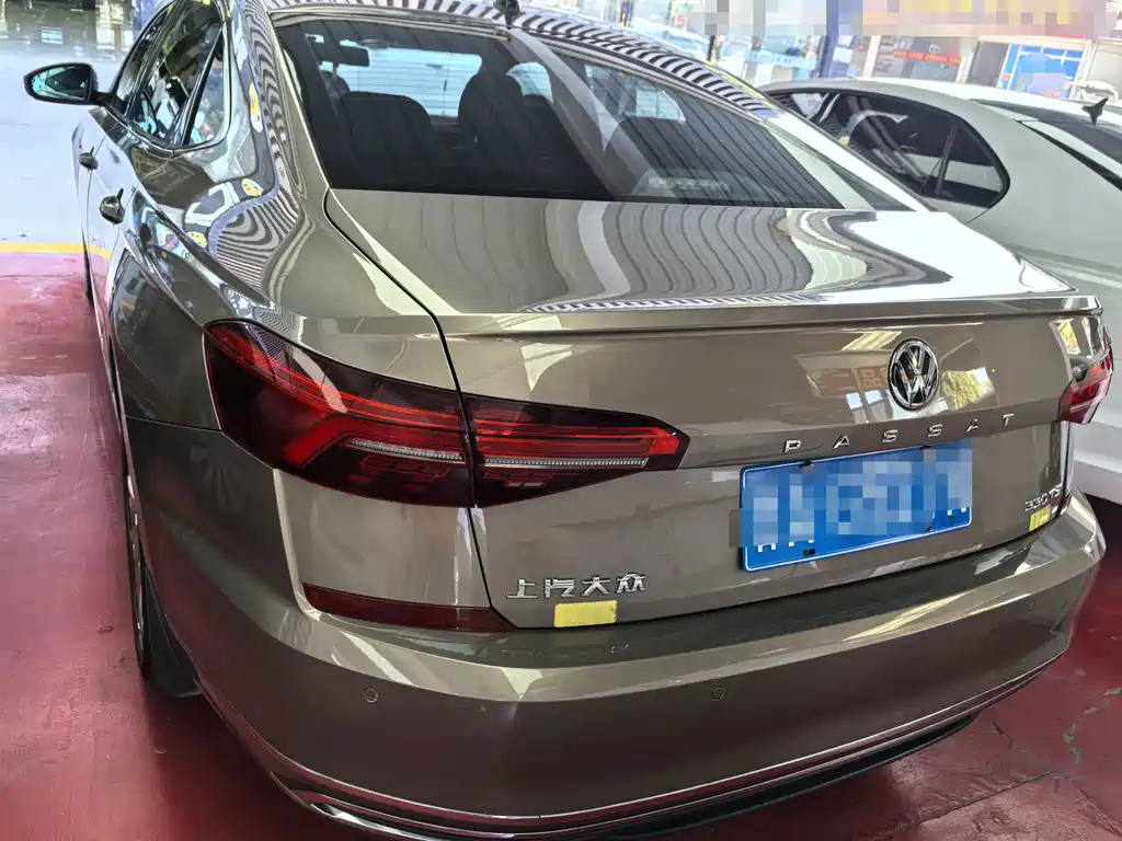 Volkswagen Passat — фото 5