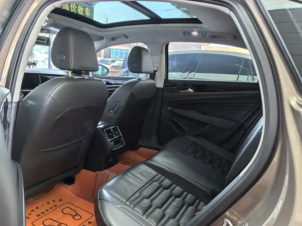 Volkswagen Passat — фото 9