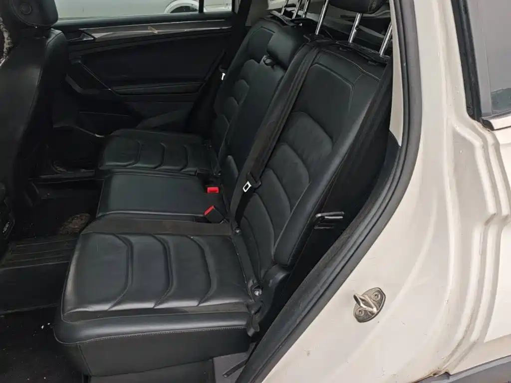Volkswagen Tiguan L — фото 17