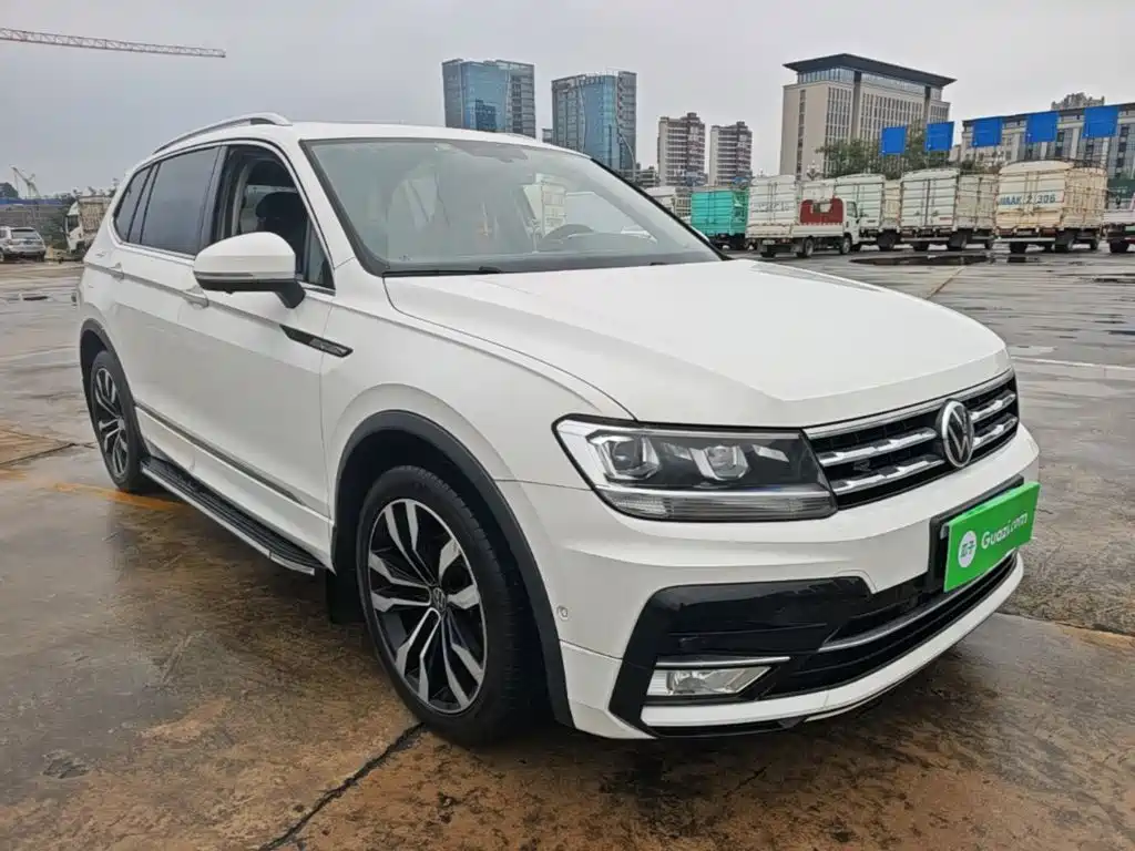 Volkswagen Tiguan L — фото 4