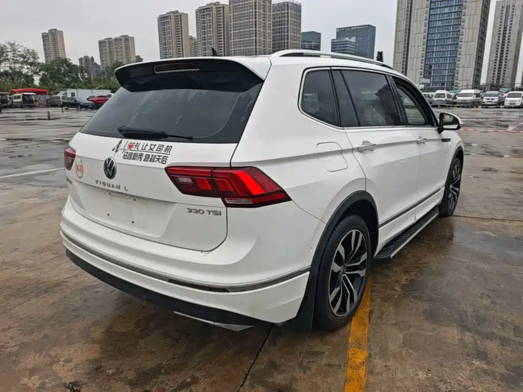 Volkswagen Tiguan L — фото 7