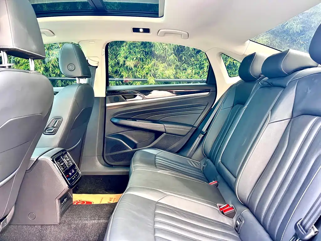 Volkswagen Passat — фото 10