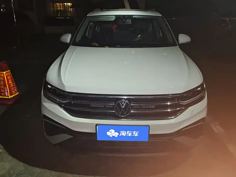 Volkswagen Tiguan L — фото 2