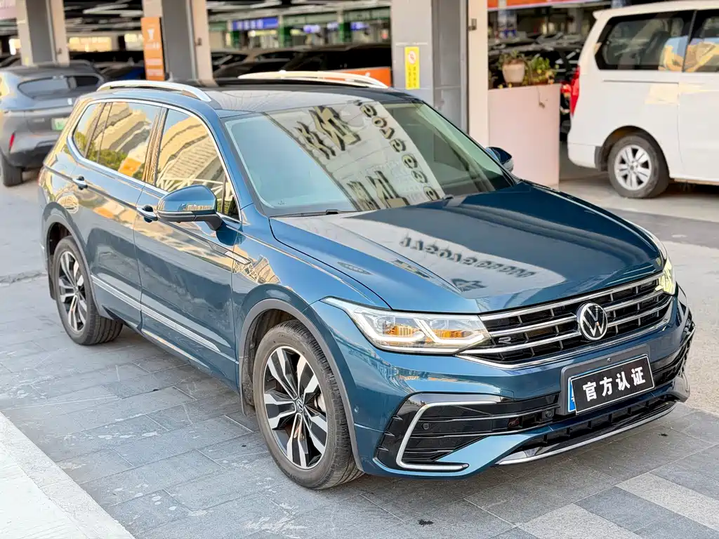 Volkswagen Tiguan L — фото 3