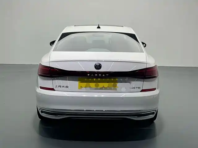Volkswagen Passat — фото 14