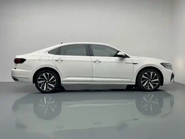 Volkswagen Passat — фото 9