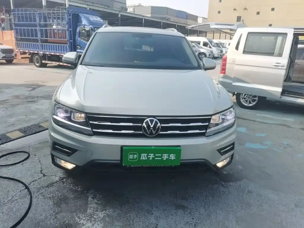 Volkswagen Tiguan L — фото 3
