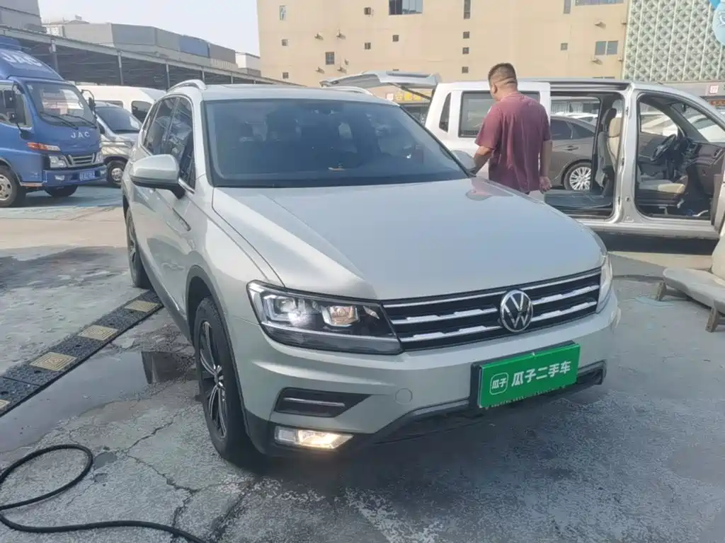 Volkswagen Tiguan L — фото 4
