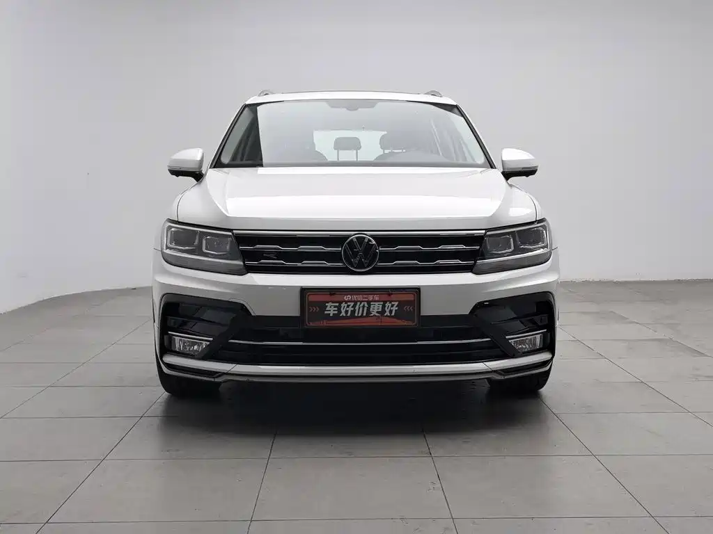 Volkswagen Tiguan L — фото 3