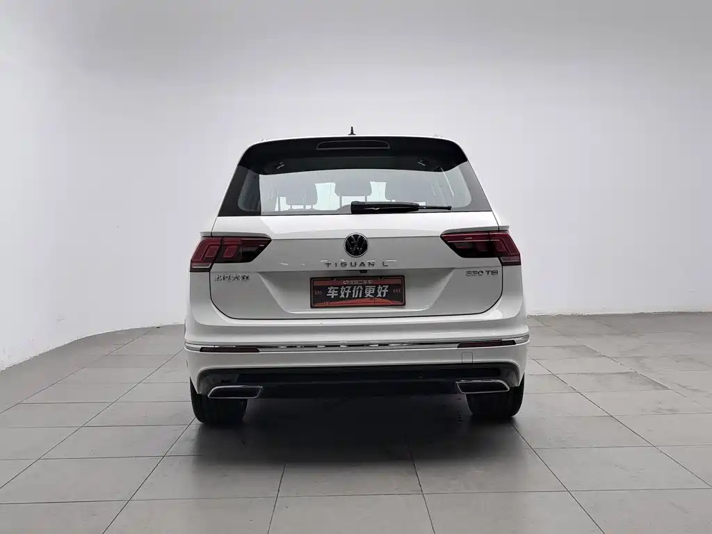 Volkswagen Tiguan L — фото 4