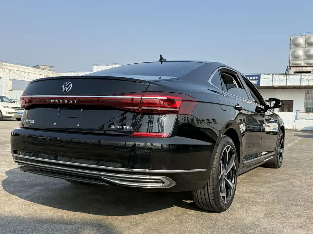 Volkswagen Passat — фото 3