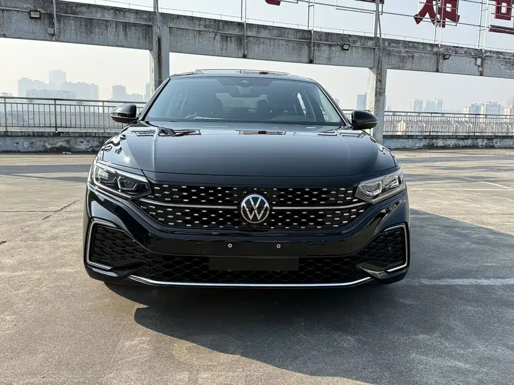 Volkswagen Passat — фото 7