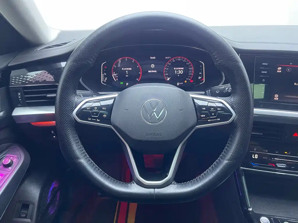 Volkswagen Passat — фото 16