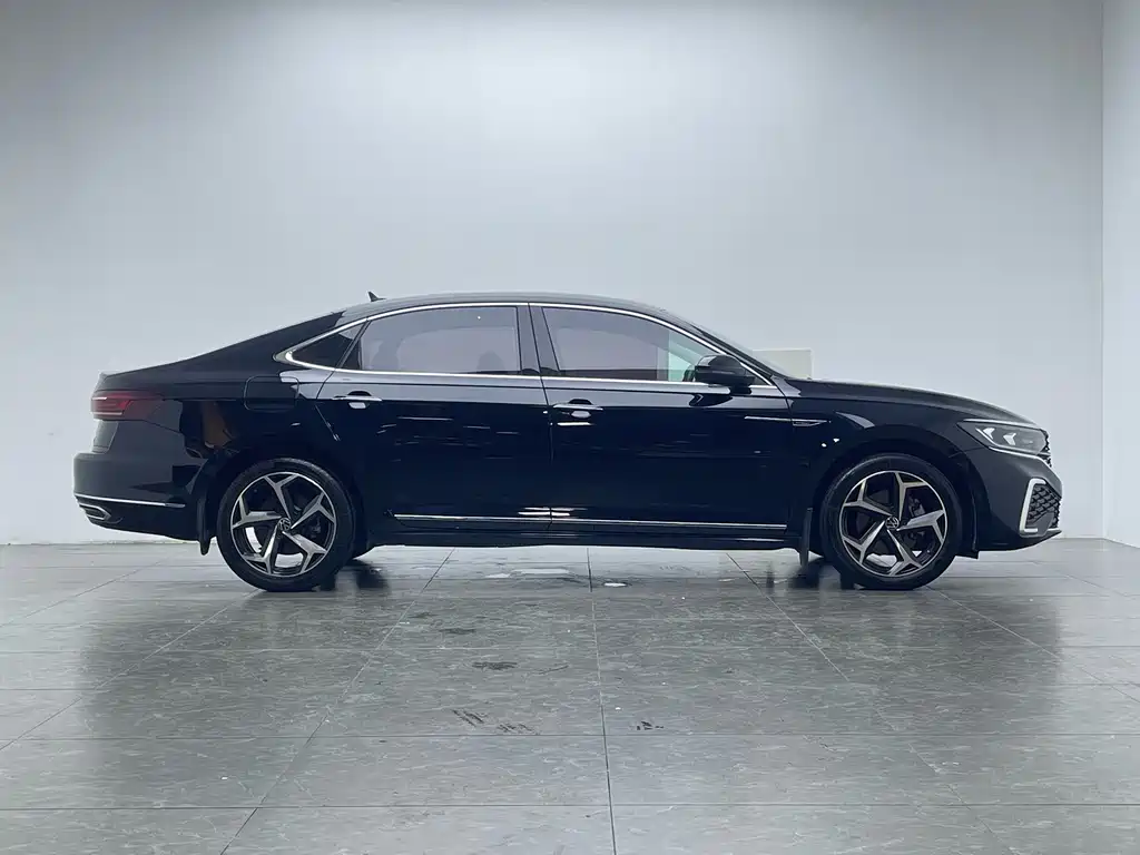 Volkswagen Passat — фото 7