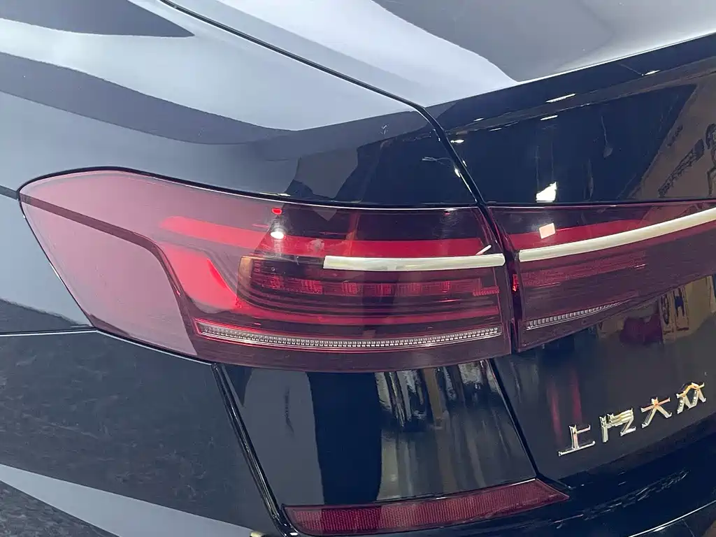 Volkswagen Passat — фото 10