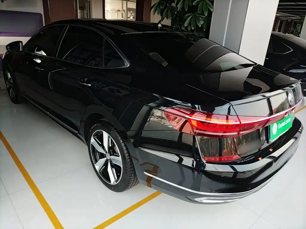 Volkswagen Passat — фото 5