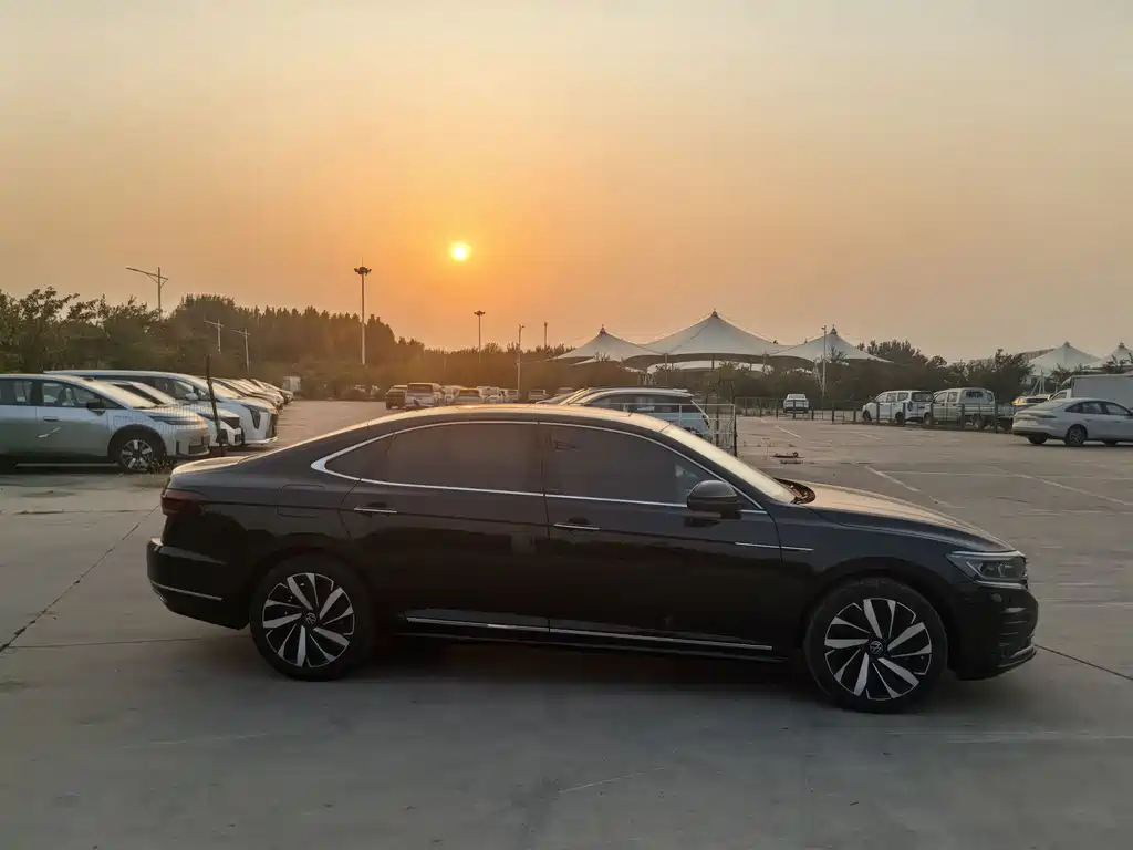 Volkswagen Passat — фото 9