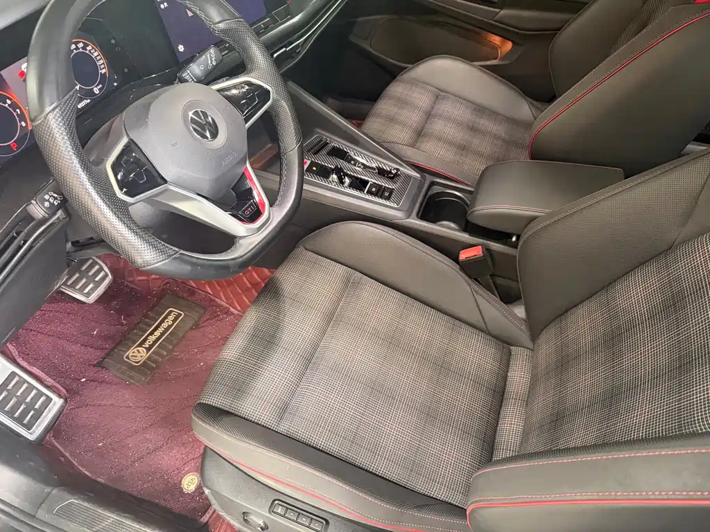 Volkswagen Golf GTI — фото 4