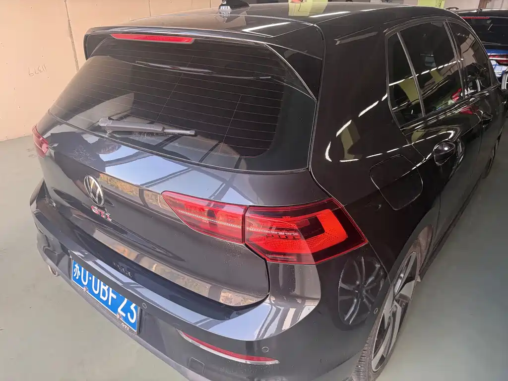 Volkswagen Golf GTI — фото 7
