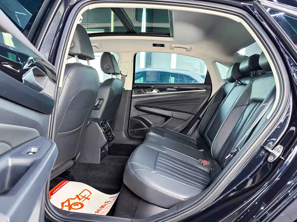 Volkswagen Passat — фото 11