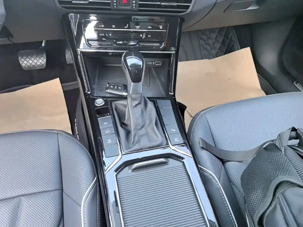 Volkswagen Passat — фото 14