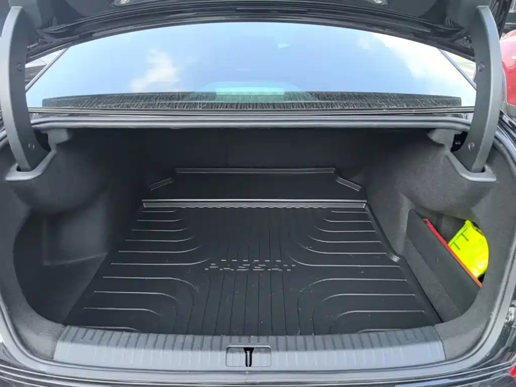 Volkswagen Passat — фото 19