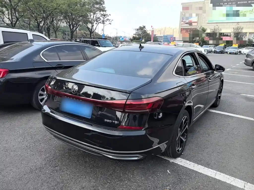Volkswagen Passat — фото 7