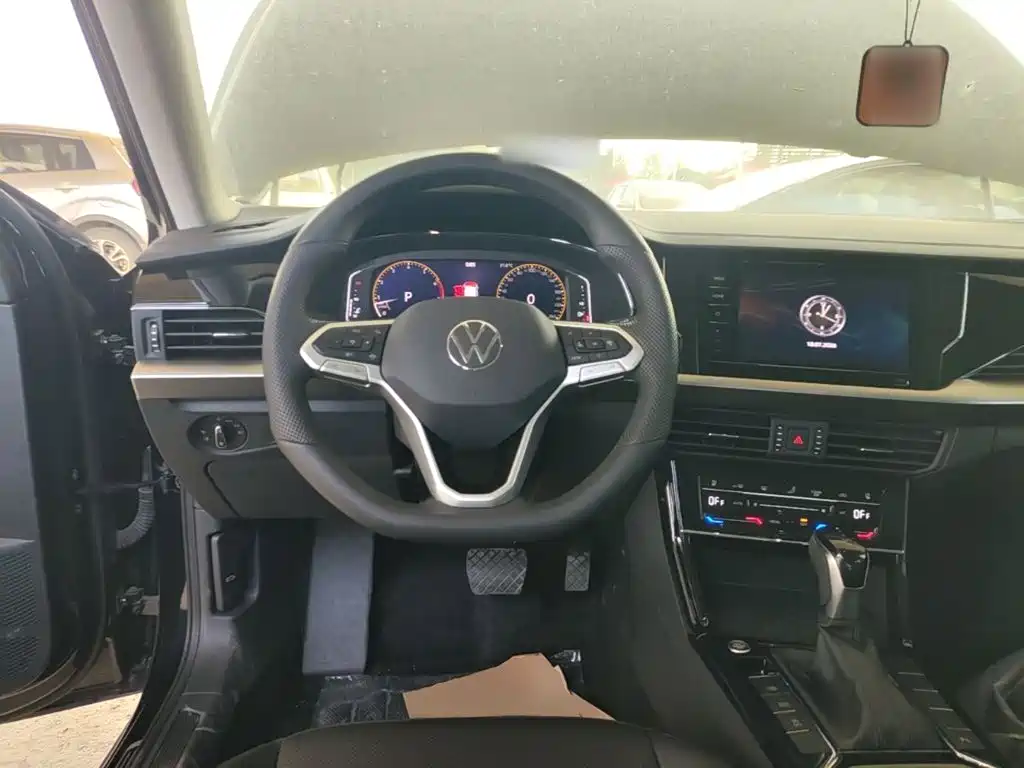 Volkswagen Passat — фото 11