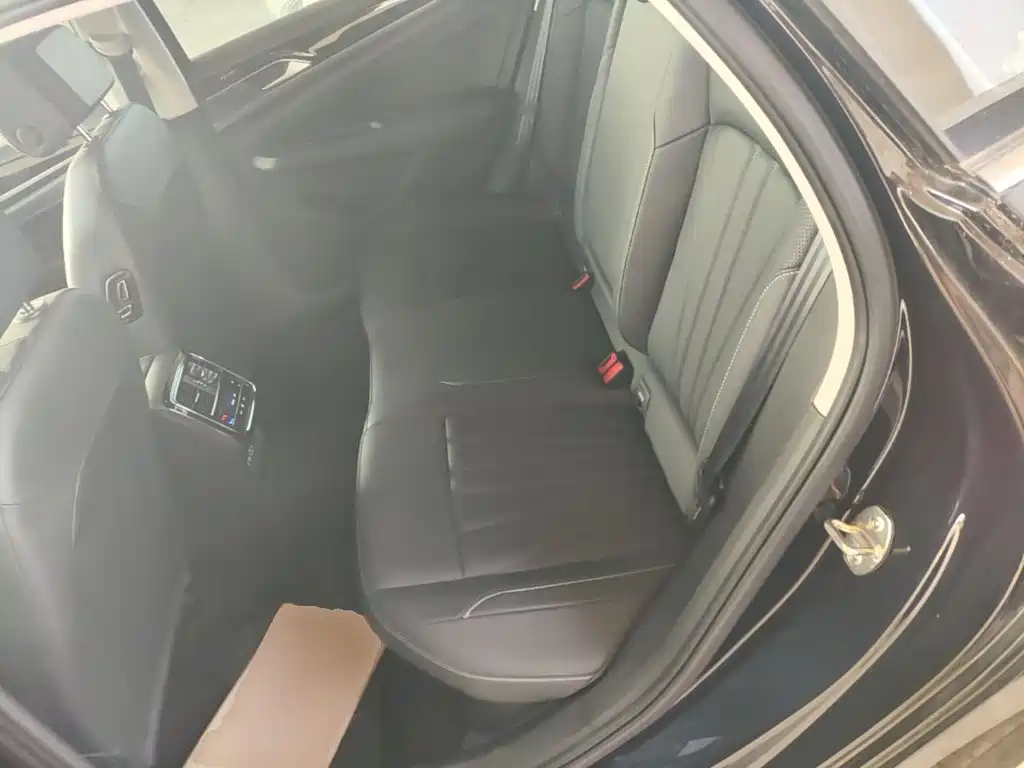 Volkswagen Passat — фото 17