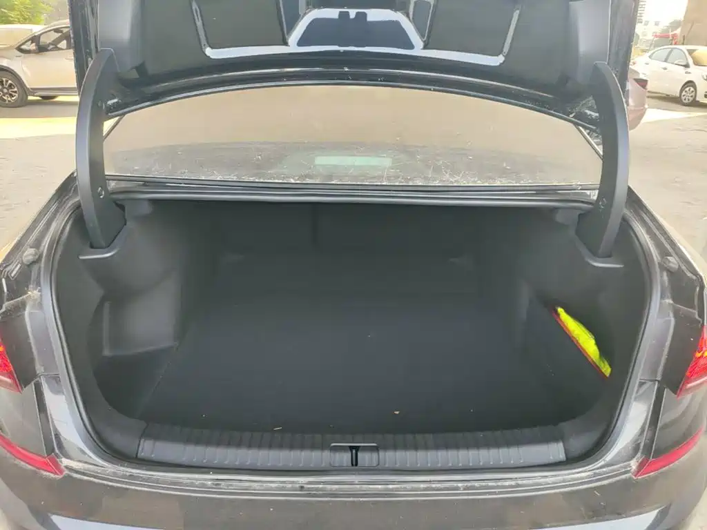 Volkswagen Passat — фото 19