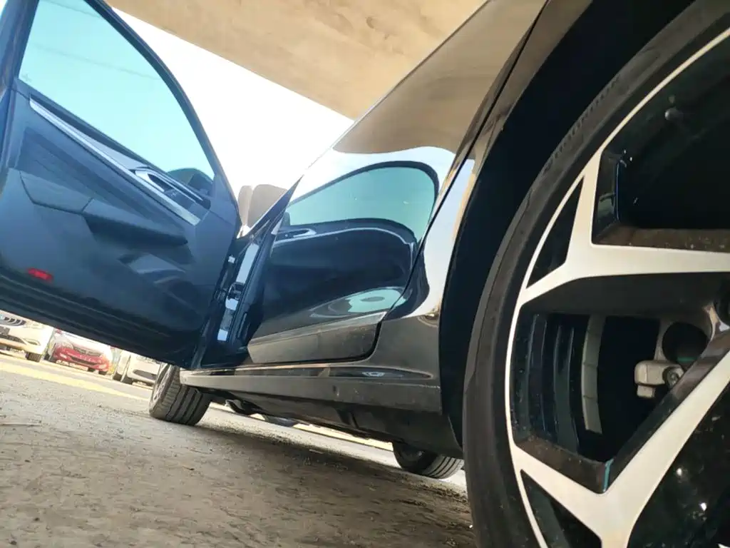 Volkswagen Passat — фото 22
