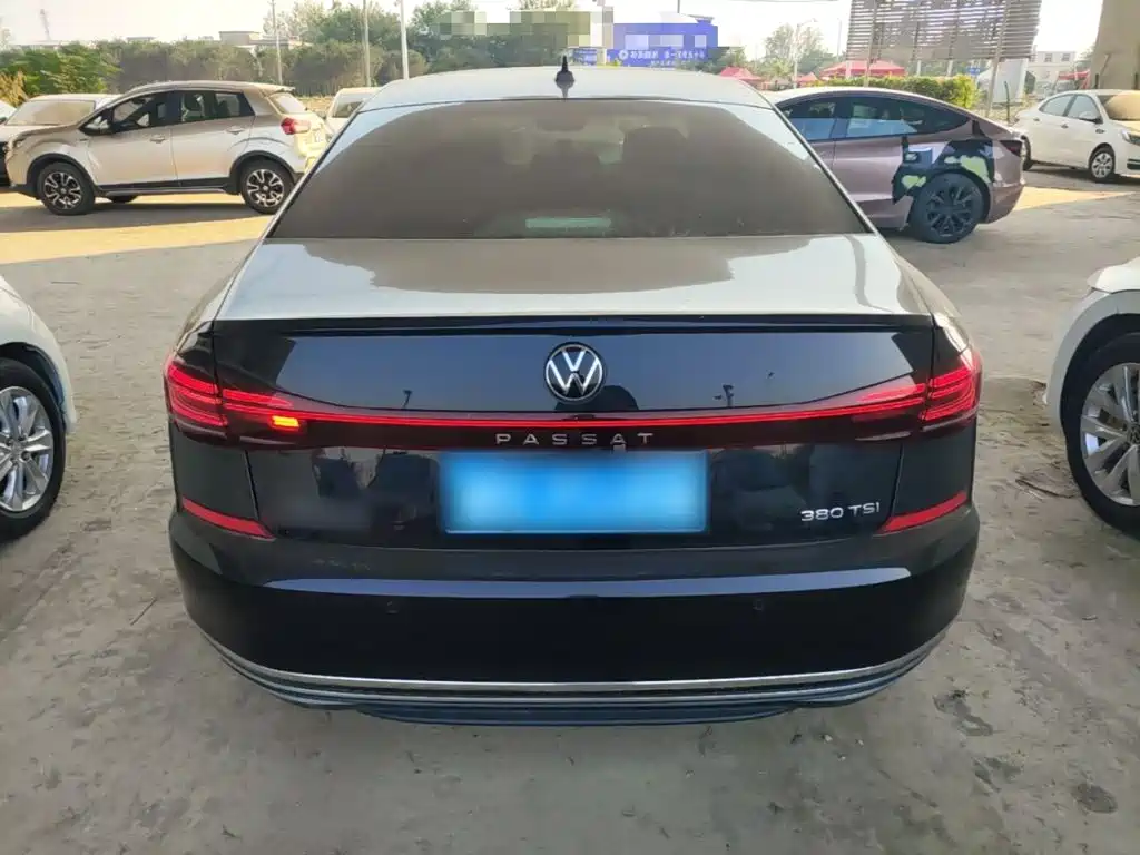 Volkswagen Passat — фото 6
