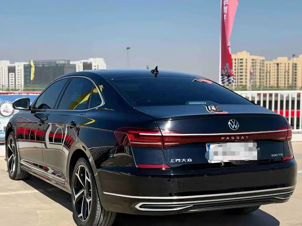 Volkswagen Passat — фото 4