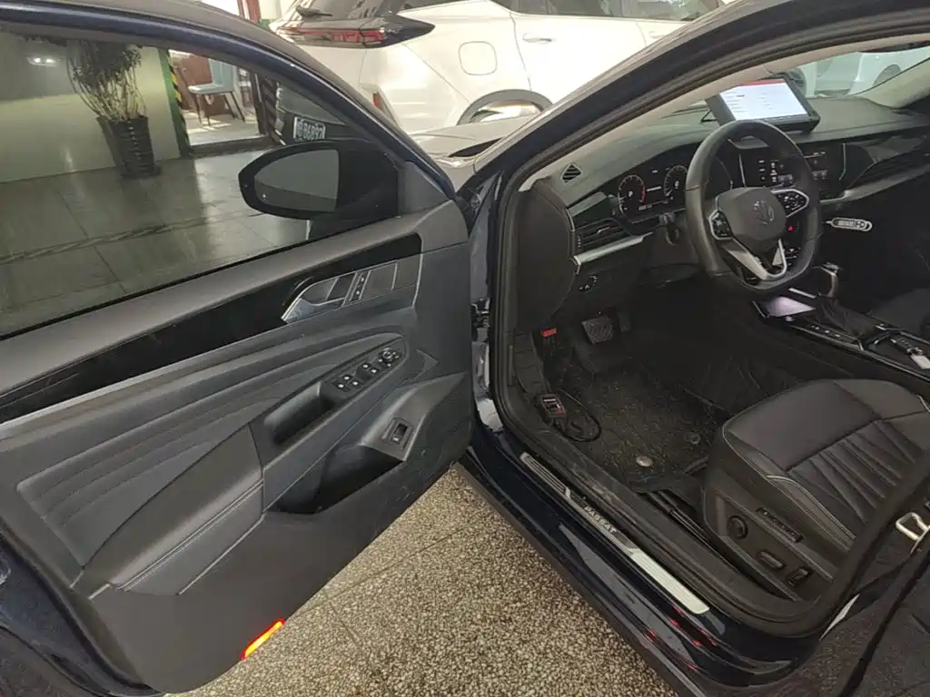 Volkswagen Passat — фото 16