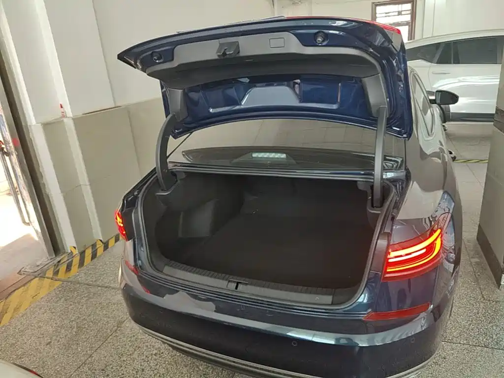 Volkswagen Passat — фото 19