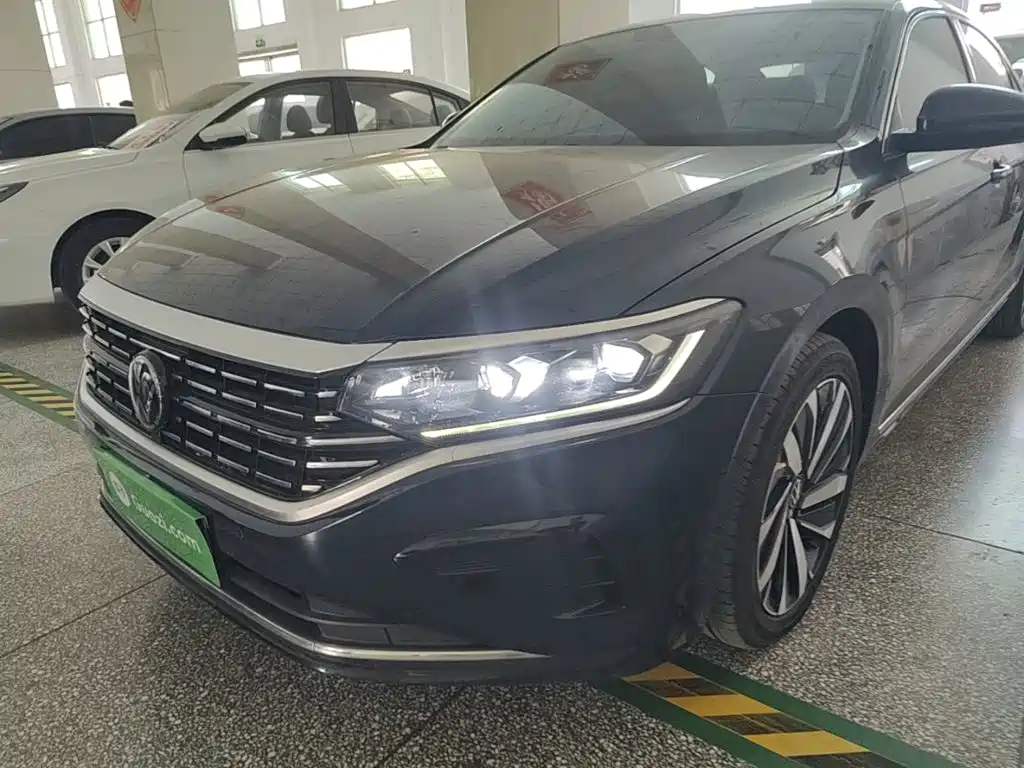 Volkswagen Passat — фото 24