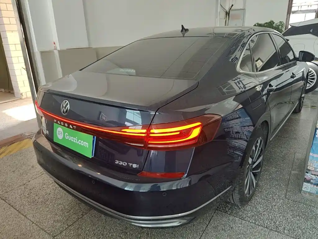 Volkswagen Passat — фото 7