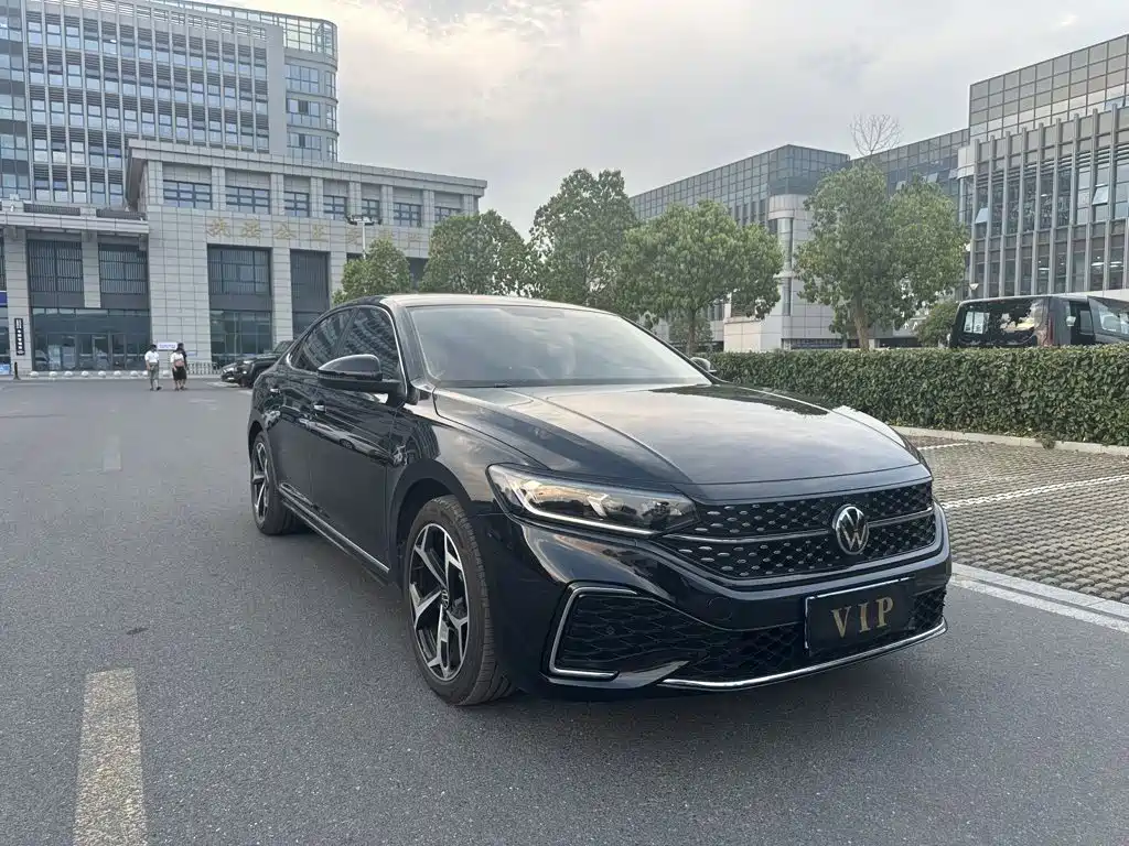 Volkswagen Passat — фото 3