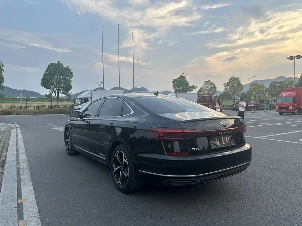 Volkswagen Passat — фото 6