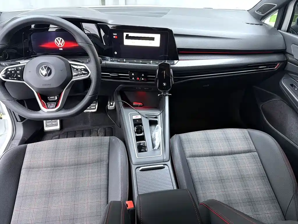 Volkswagen Golf GTI — фото 6